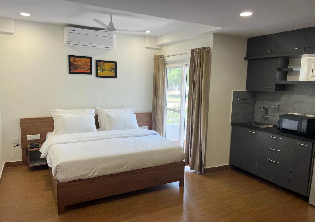 Gachibowli Hotel | Palladium Luxury Suites Financial District Unit II
