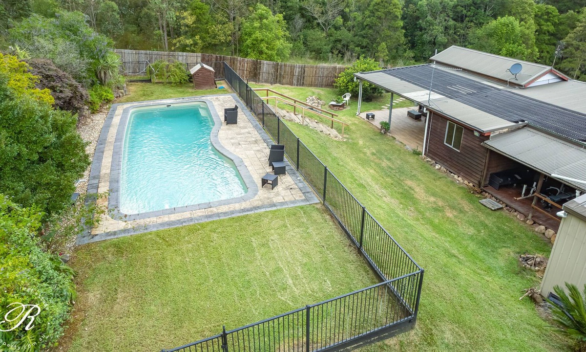Booral Cottage | Paperbark - A tranquil eco-friendly rural retreat with privacy and a pool.