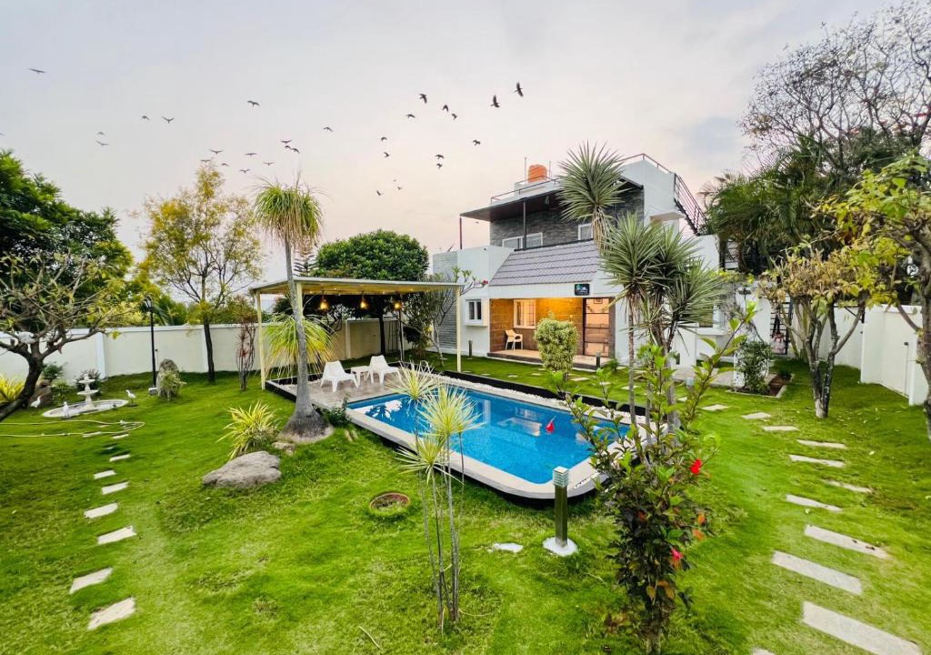 Hosur Villa | Paradise Pool by StayJadePoolGarden30min E-city