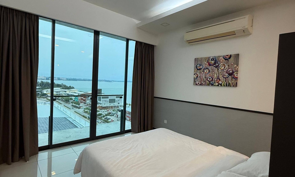 Kampung Bahasa Kapor Hotel | PD D'Wharf Hotel Cozy Family Suite with Seaview - up to 6 pax