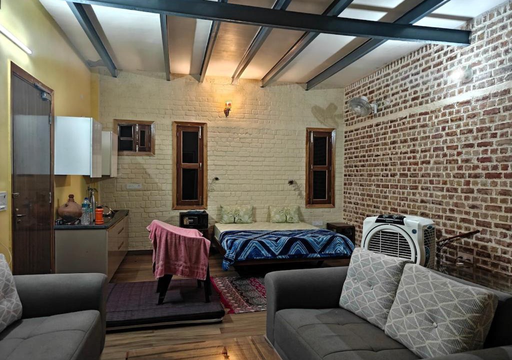 Gurugram Apartment | Peaceful atmosphere, a place to spend time