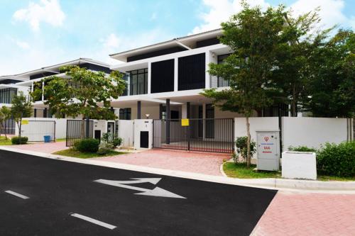 Dengkil House | Peaceful Semi-Detached Retreat for Family