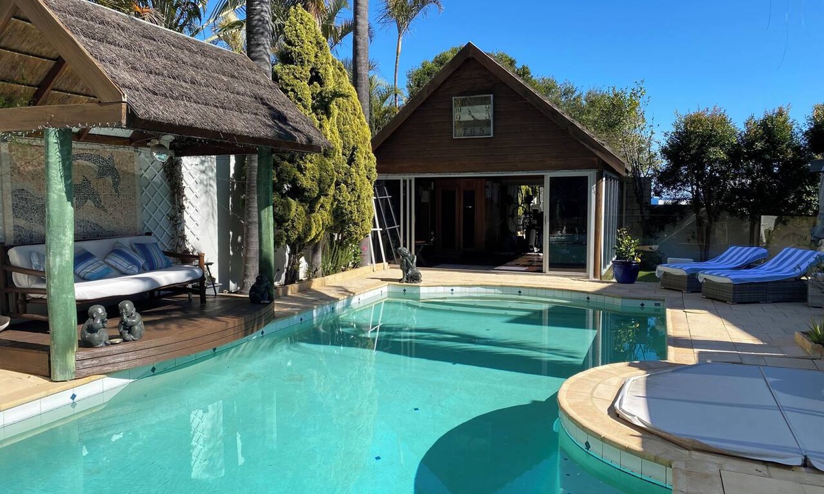 Trigg House | Perth Beach House Trigg near Scarborough Pool Spa Sauna & Ocean Views.