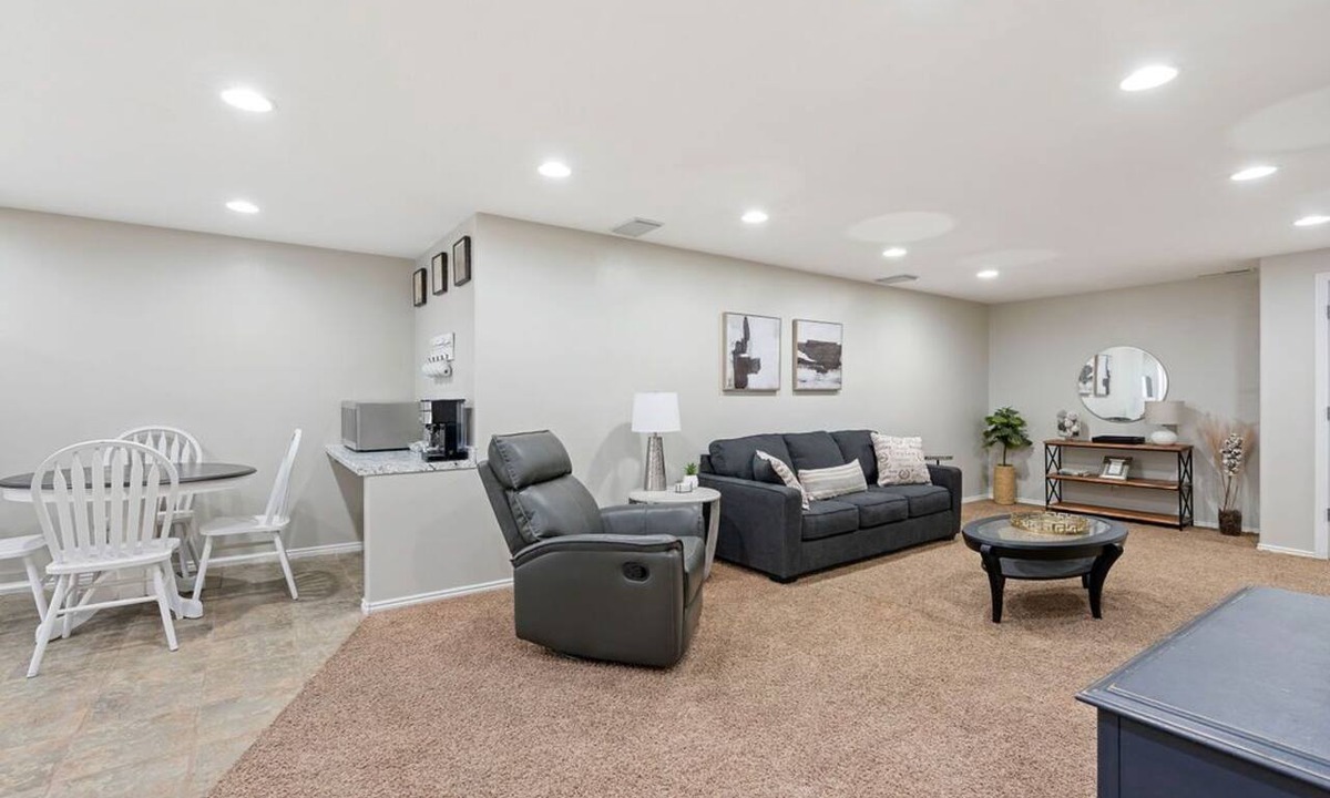 Clearfield Apartment | Pet friendly 2/1 basement apt fenced yard