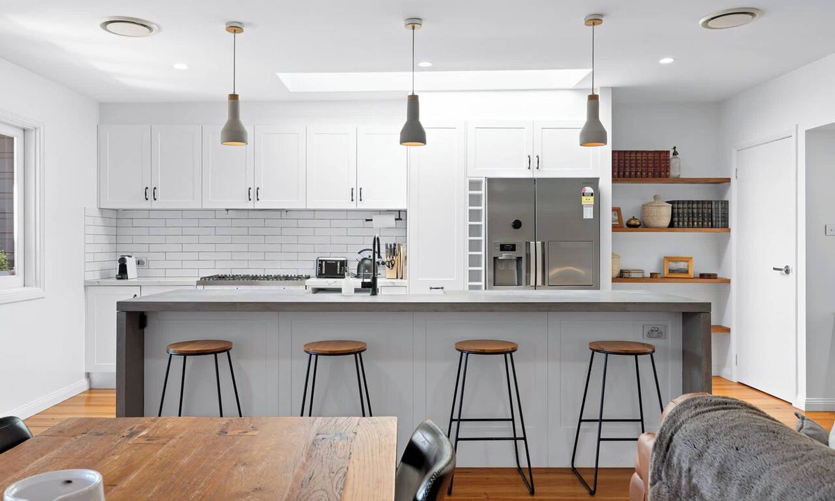 Merewether House | Pet-friendly cottage near cafes, pubs and parks