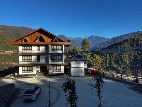 Bomdila Hotel | Pines Dirang Homestay