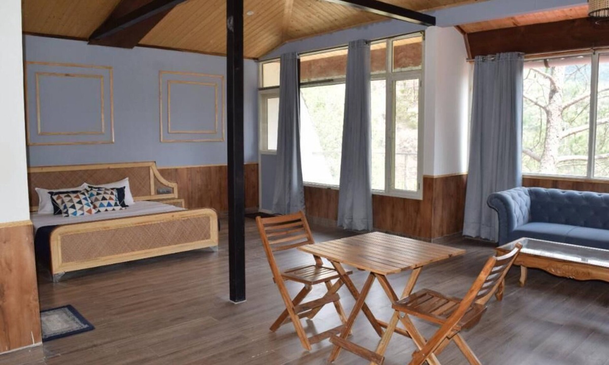 Kandaghat Hotel | Pinewood Nirvana