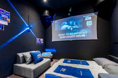 Petaling Jaya Apartment | PJ SS2 Bathtub Karaoke Buffet 18 Pax 5KM to 1Utama