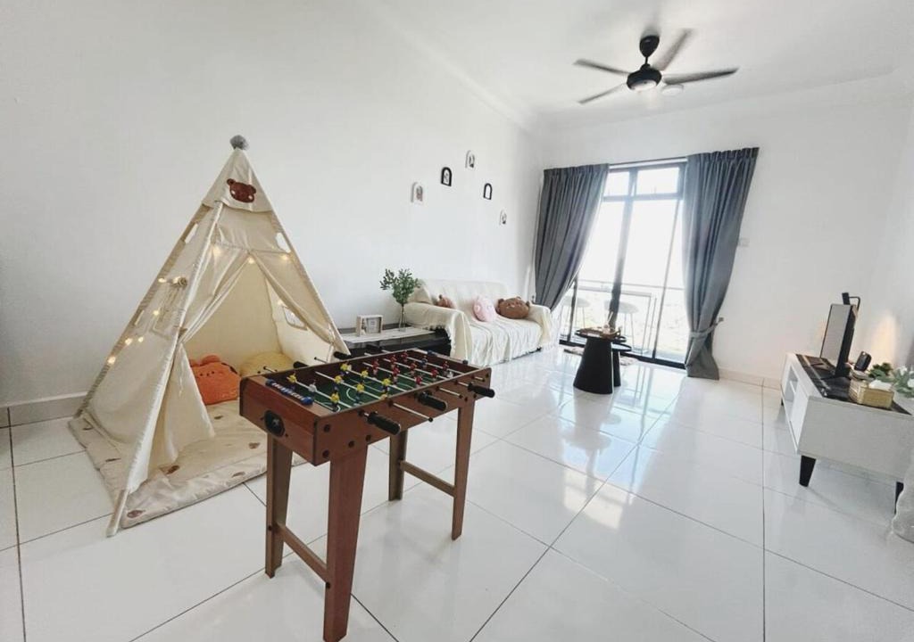 Taman Bukit Mewah Apartment | PLATINO Kids Friendly, 3BR Family Suite, Next to Paradigm Mall Escape JB,