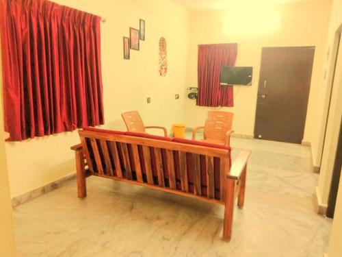 Kalapettai House | Pondy Prince Villa - Group Stay with Parking in Central Location