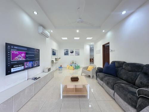 Taman Impian House | Premium singlestorey Semi-D BM Alma 10pax near Aeon-Lotus's