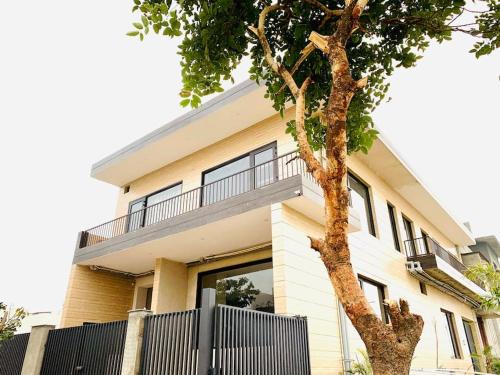 Ranjit Avenue Apartment | Private 3BHK Woodstock Villa Amritsar