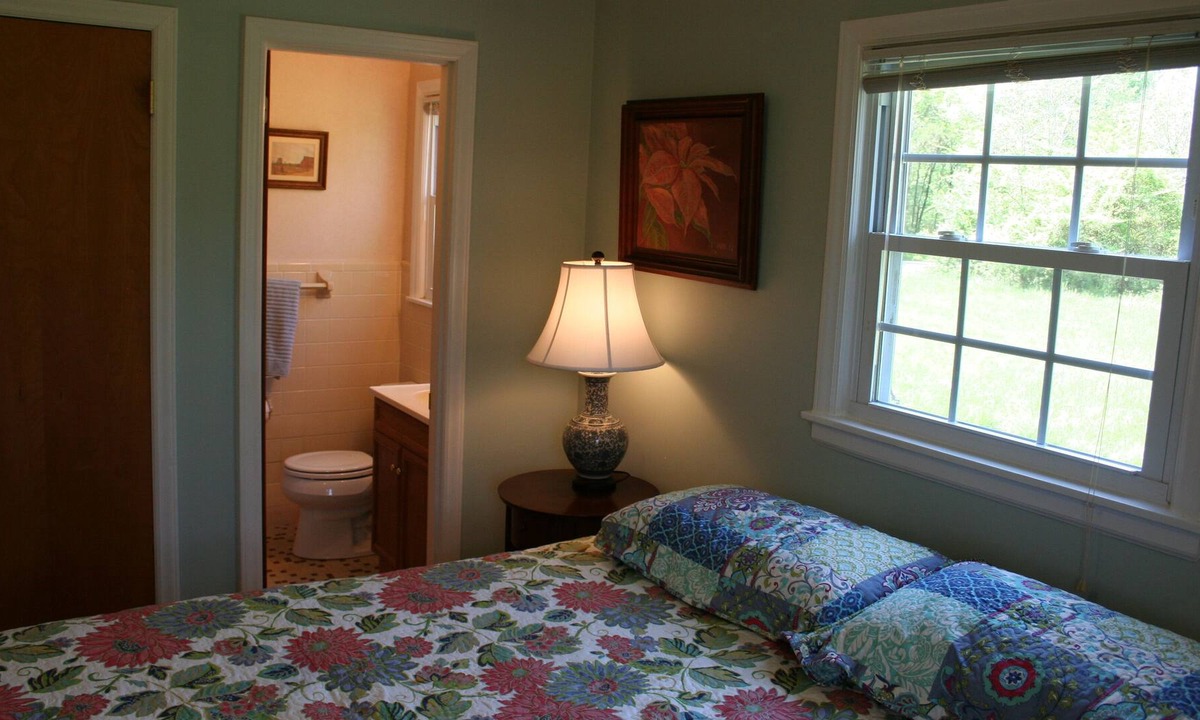 Pittsboro House | Private Friendly Country Home 2 miles from Shakori Hills