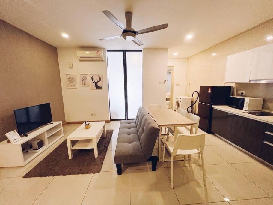 Kampung Kerinchi Apartment | PROMO Connected Train 2 Bedroom ABOVE MALL 289