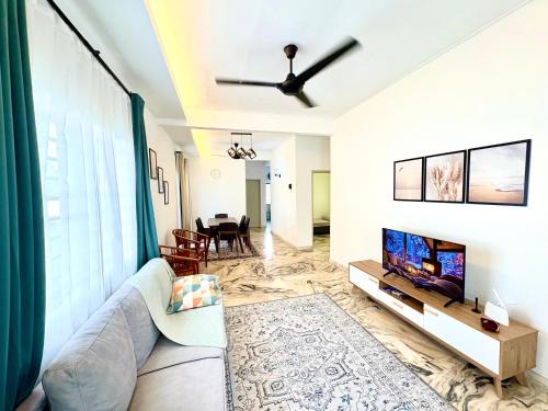 Ijok House | Puncak Alam 3R2B WIFI Corner Lot Casa Perdana Homestay