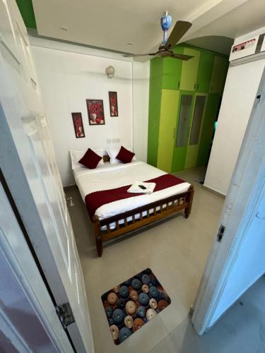 Kochi Apartment | Purple inn