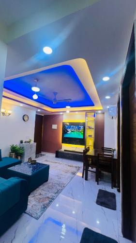 Sainik Farm Apartment | Qazi's Urban Bliss - 2BHK Delhi