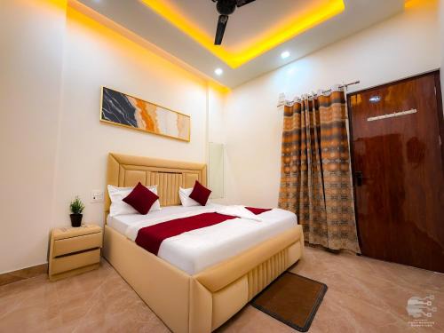 Vrindavan Hotel | Radha Palace
