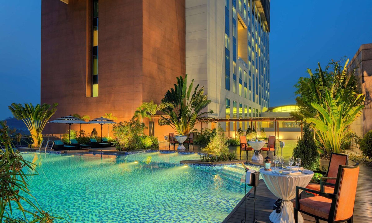Sualkuchi Hotel | Radisson Blu Hotel Guwahati