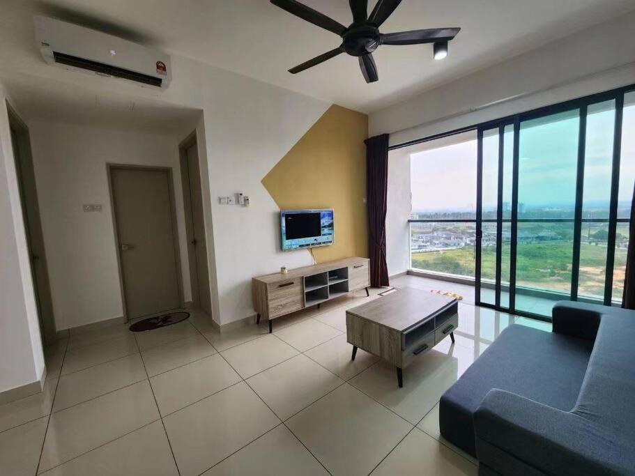 Johor Bahru Apartment | Raffles Suites 2 bedroom balcony High Floor Skudai by GDRAGON HomeStay