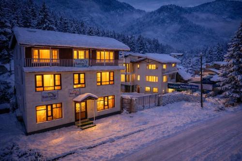 Pahalgam Hotel | Rainbow Palace Pahalgam