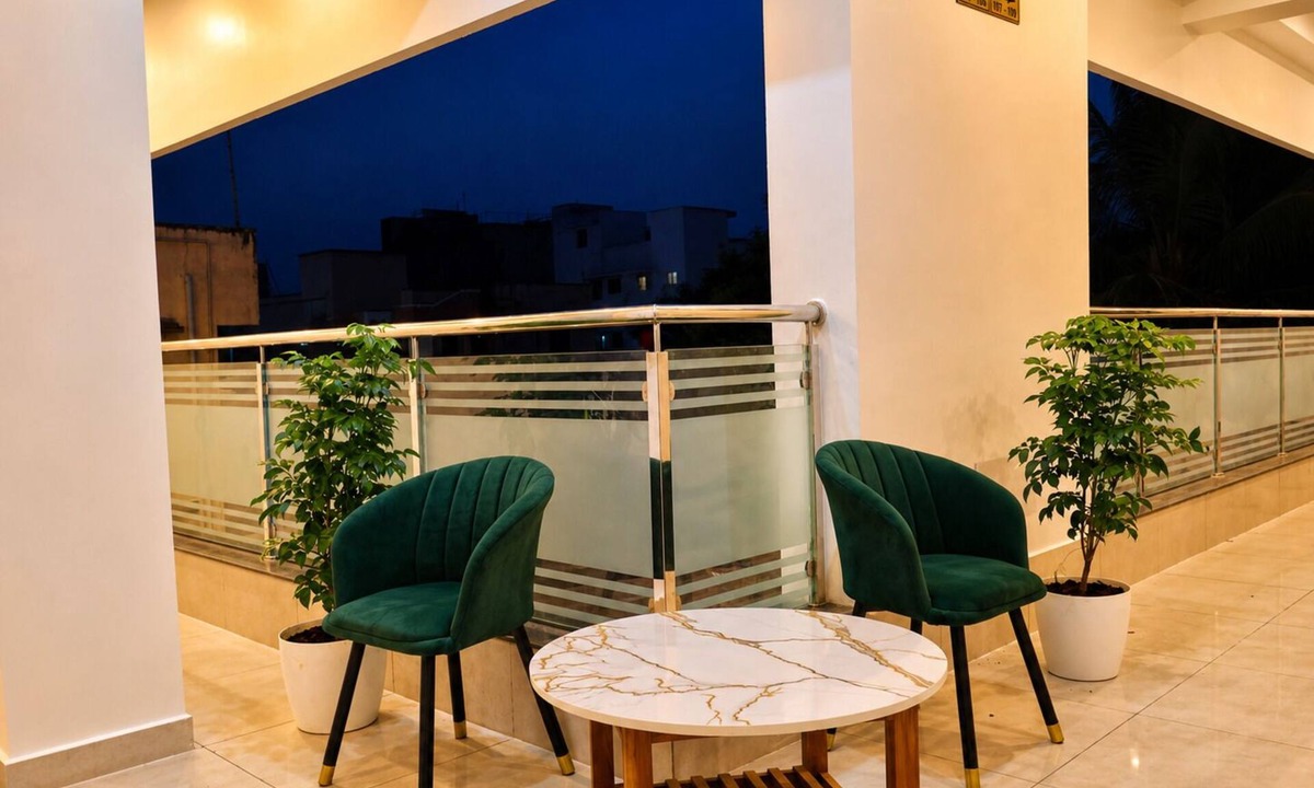 Chennai Hotel | Raja's Paradise Inn