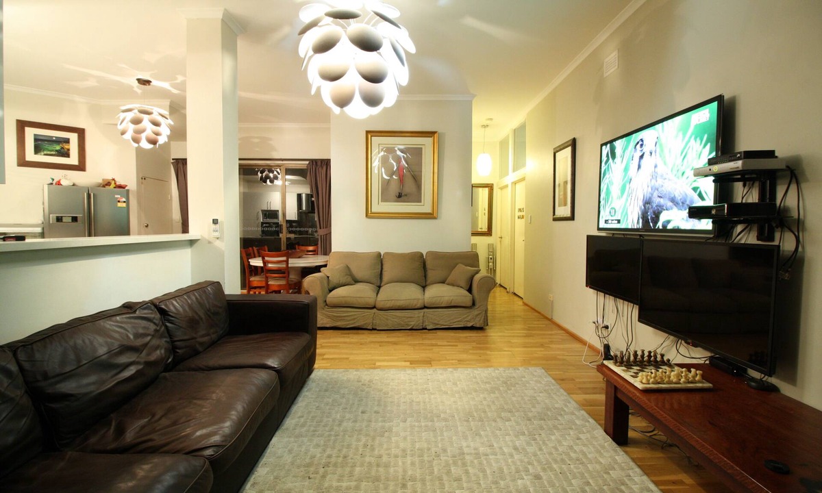 Randwick Apartment | RANDWICK-193SQM-BEACHSIDE-DINNING-SHOPS-TRANSPORT-POOL-SPA-SAUNA-GYM-240SQM YARD