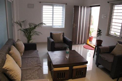 Hanmakonda Apartment | Ravula's Stay