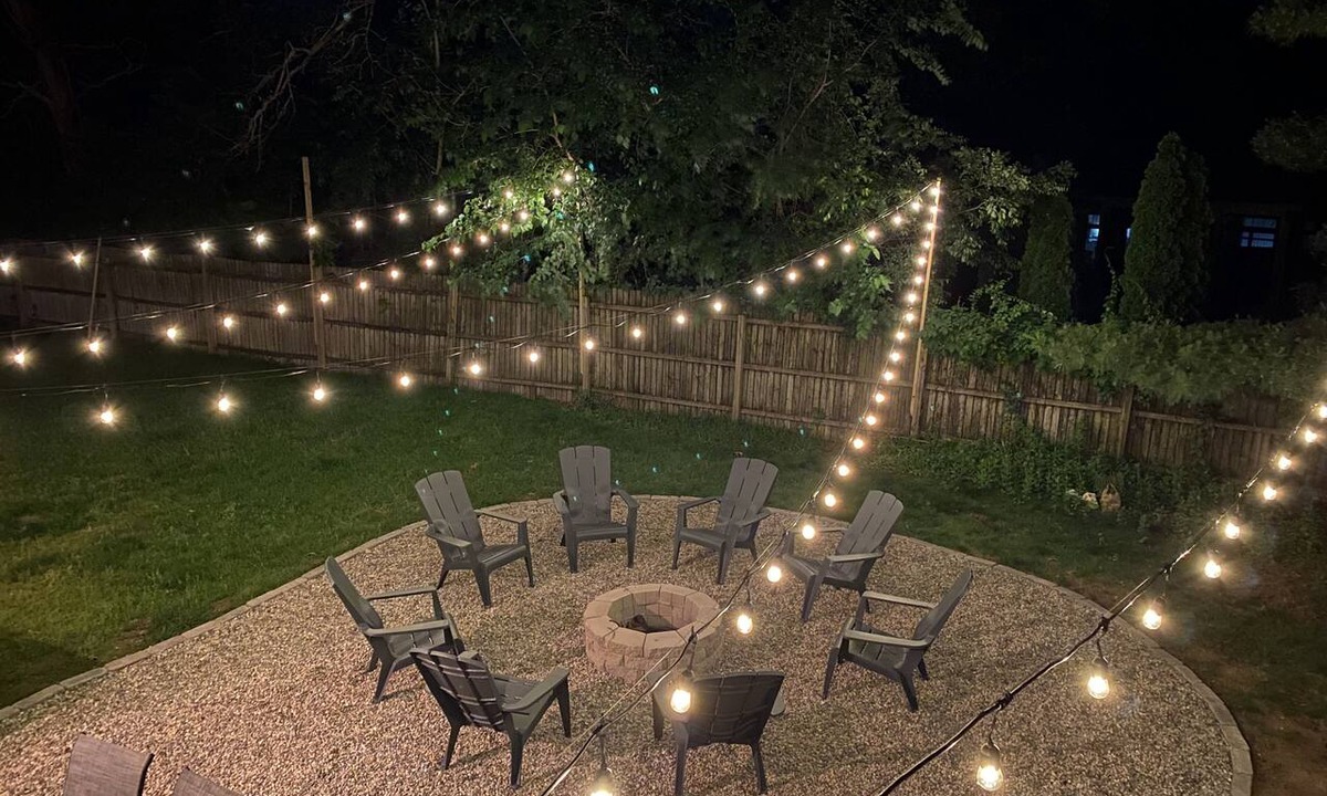 New Buffalo House | Recently Updated 3 Bedroom House, Fire Pit, Hot Tub, Game Room