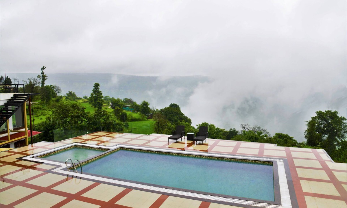 Mahabaleshwar Hotel | Regenta Place Green Leaf Mahabaleshwar