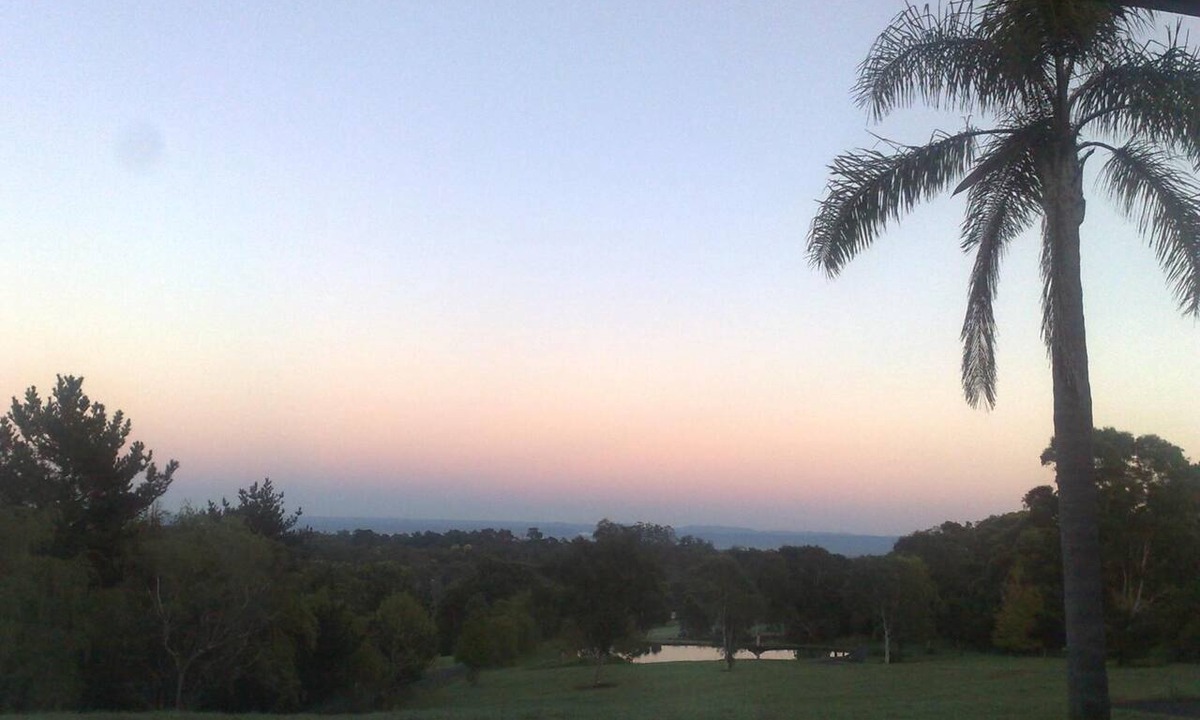 Middle Dural House | Relaxin