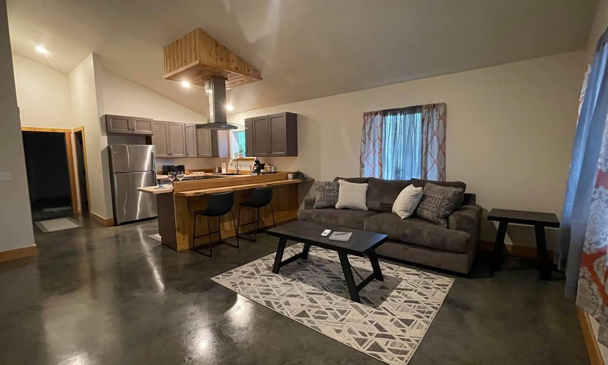 Aberdeen Apartment | River Run Apartment