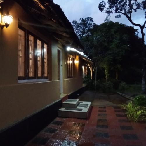 Vythiri House | River view cottage