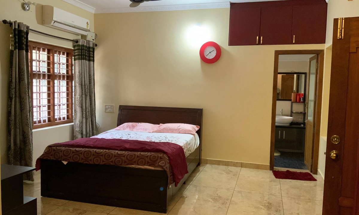 Kozhikode Villa | "Rohini Villa" 5 Bedroom Luxury Garden Villa in Kozhikode