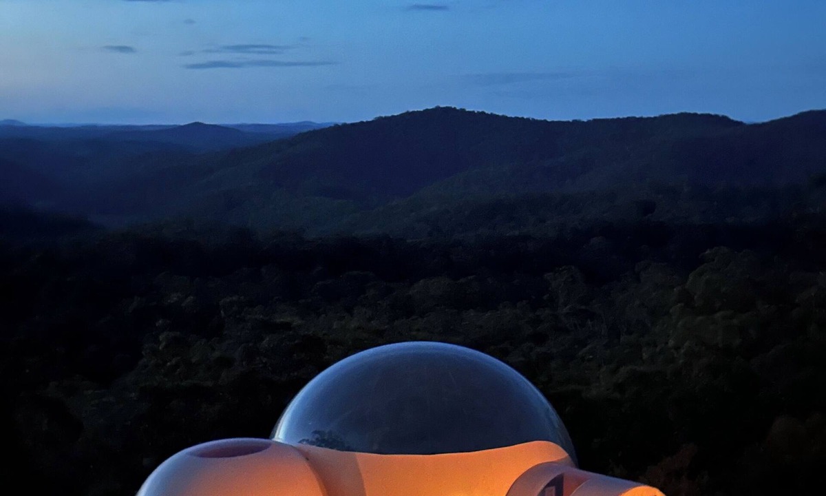 Bucketty RV Rental | Romantic Stargazing Dome +Hot Tub ‘Beyond Bubbles’