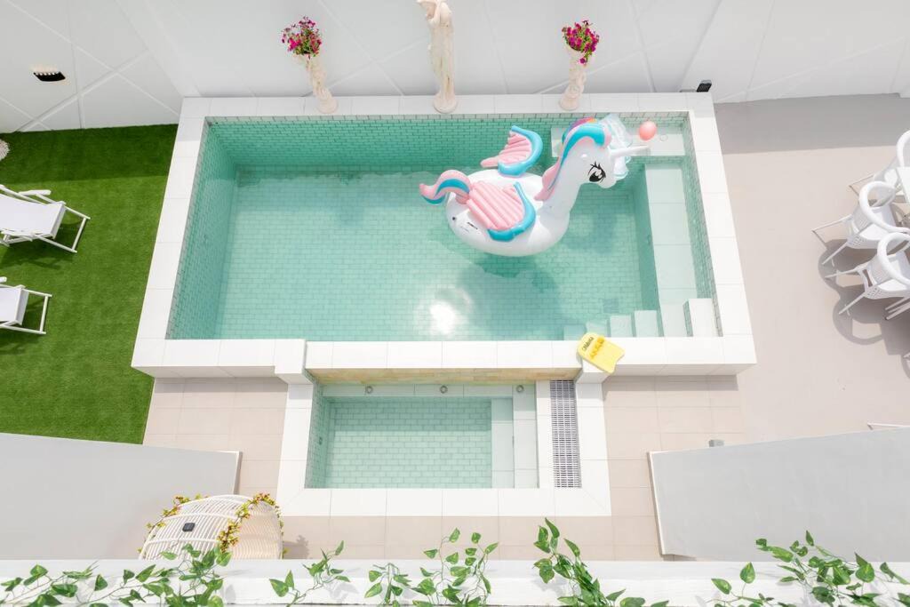 Kampung Bukit Katil Villa | RomenVilla Melaka Pool/Jaguzzi/KTV/BBQ/(16-23pax)