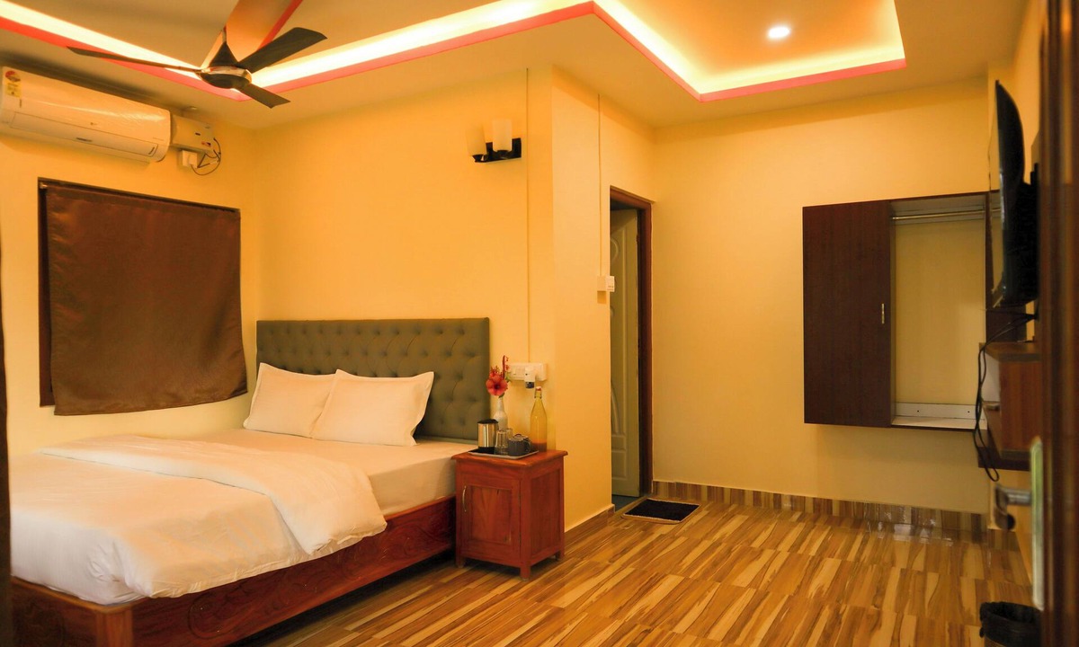 Havelock Island House | Room in Raindrop Homestay close to dive centers & beaches with Shared kitchen