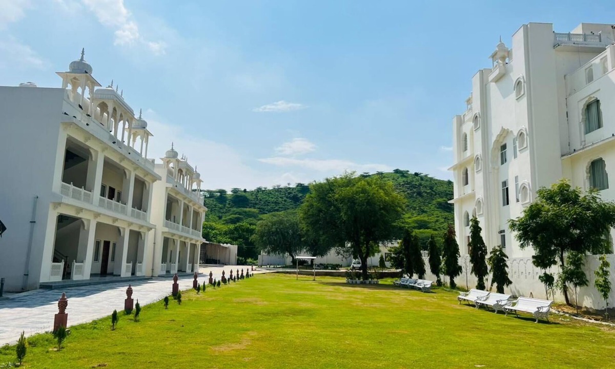 Kalwad Kalan and Khurd Hotel | Roop Garh Palace