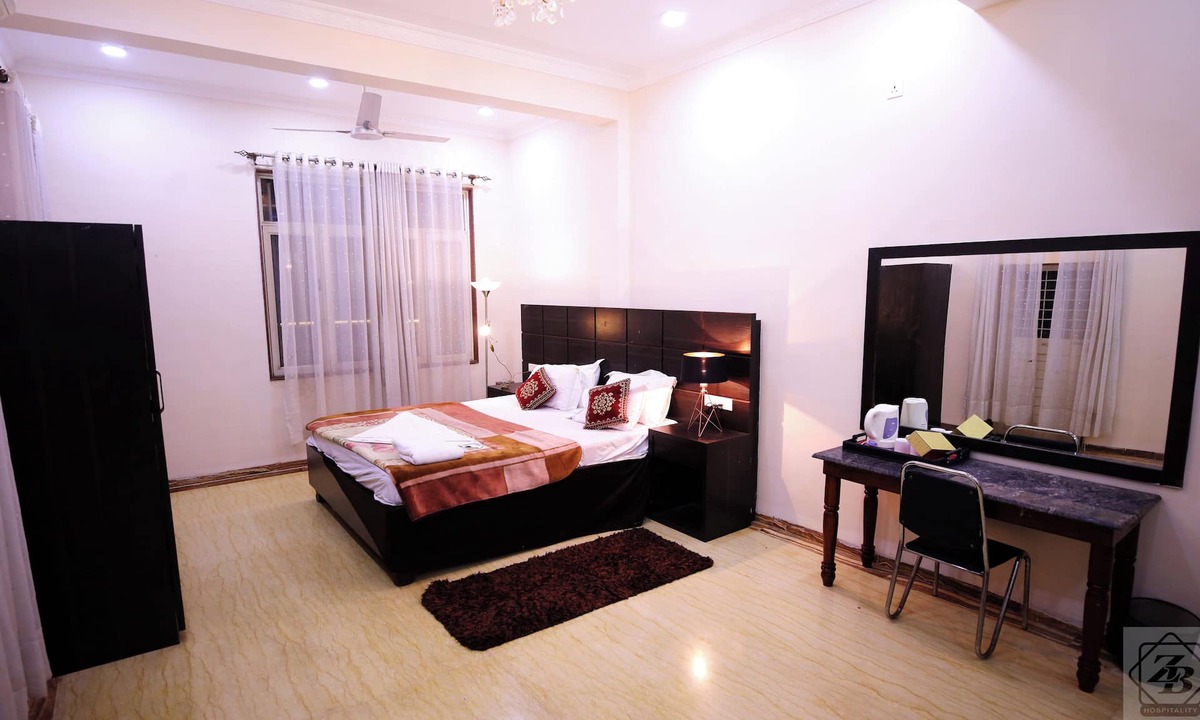 Maliwada Hotel | Rose Garden Resort DAULATABAD FORT