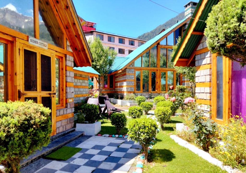 Simsa Village Hotel | Royal Kalinga Cottages Manali, Affordable Cottage in Manali with Mountain View