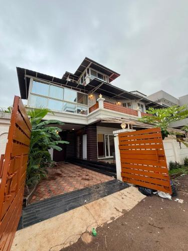 Atvan Villa | Royal lion piont view villa