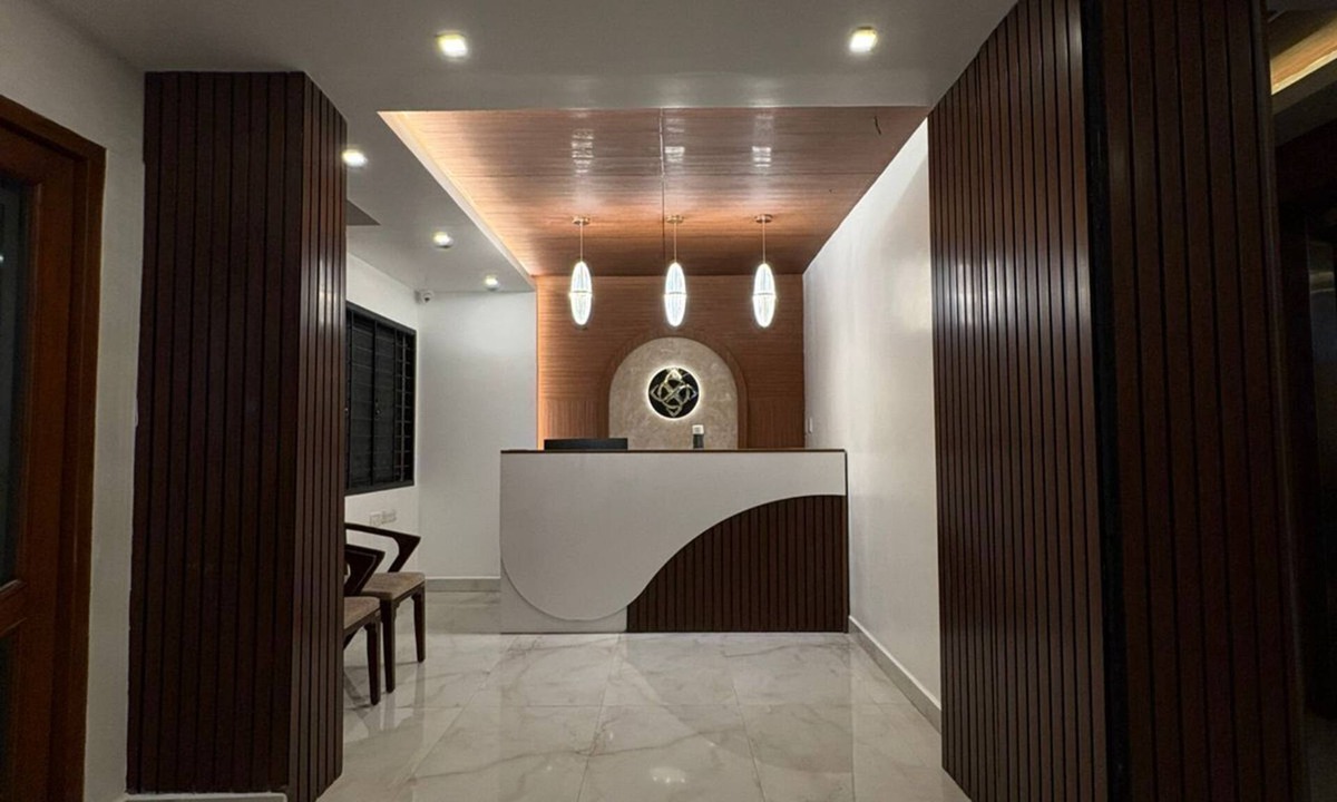 Thousand Lights Hotel | Royal Luxe Business Class Hotel