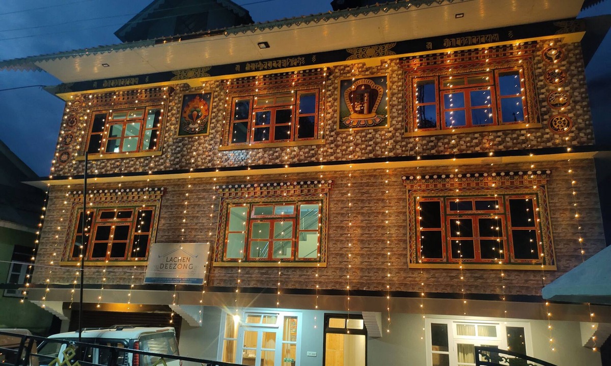 Mangan Hotel | Rufina Lachen Deezong