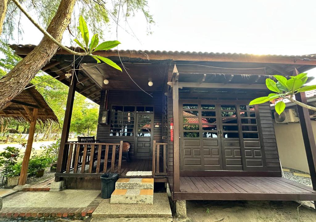 Kampung Ru Muda Ski Chalet | Rumah Seraya@Zaki’s Residence, Marang, Terengganu