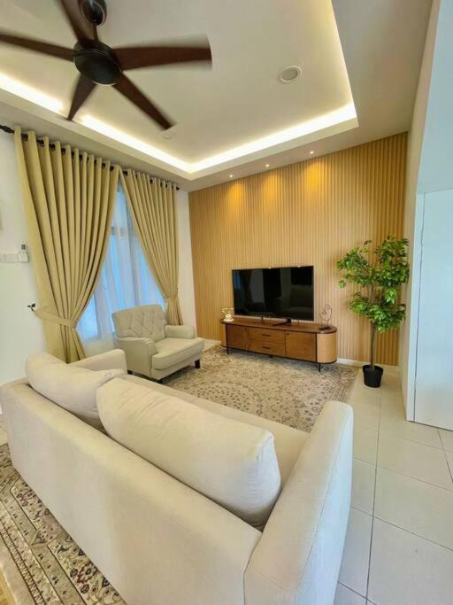 Durian Tunggal House | Rumatepi Homestay Corner Lot Melaka