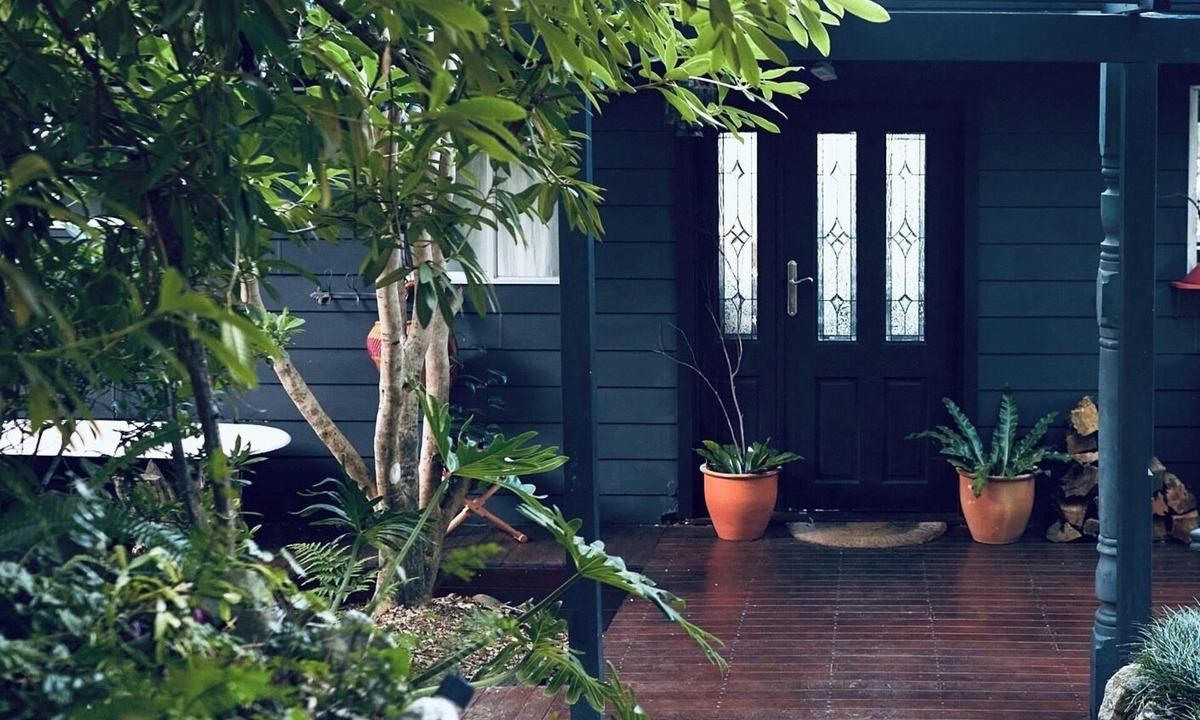 Kurrajong Heights Cottage | Rustic Mountain Cottage with Quirky Charm Classic old school retreat