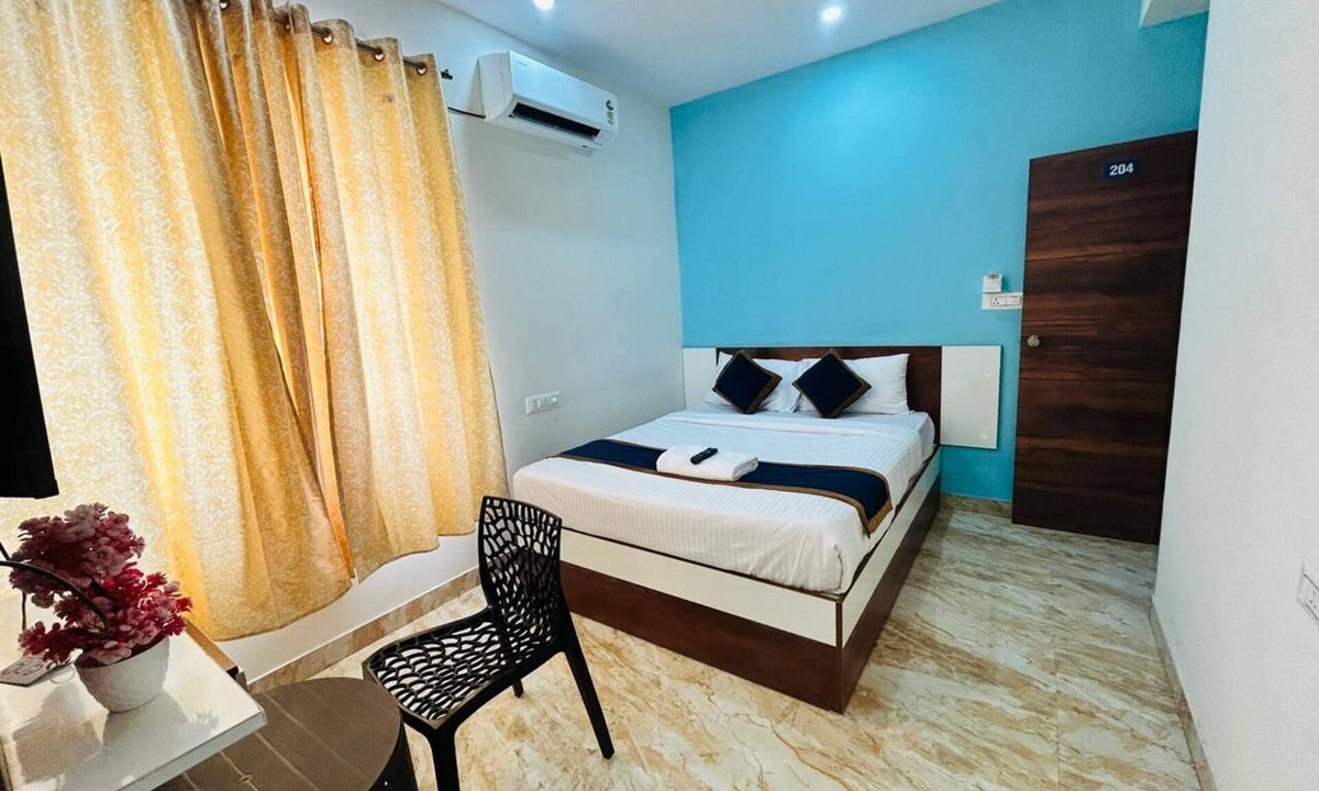 JP Nagar Hotel | S K Comforts Rooms