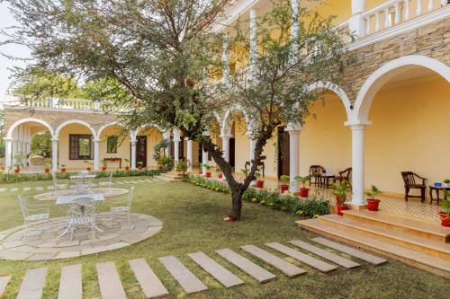 Khattalwada Villa | SaffronStays Kanota Courtyard
