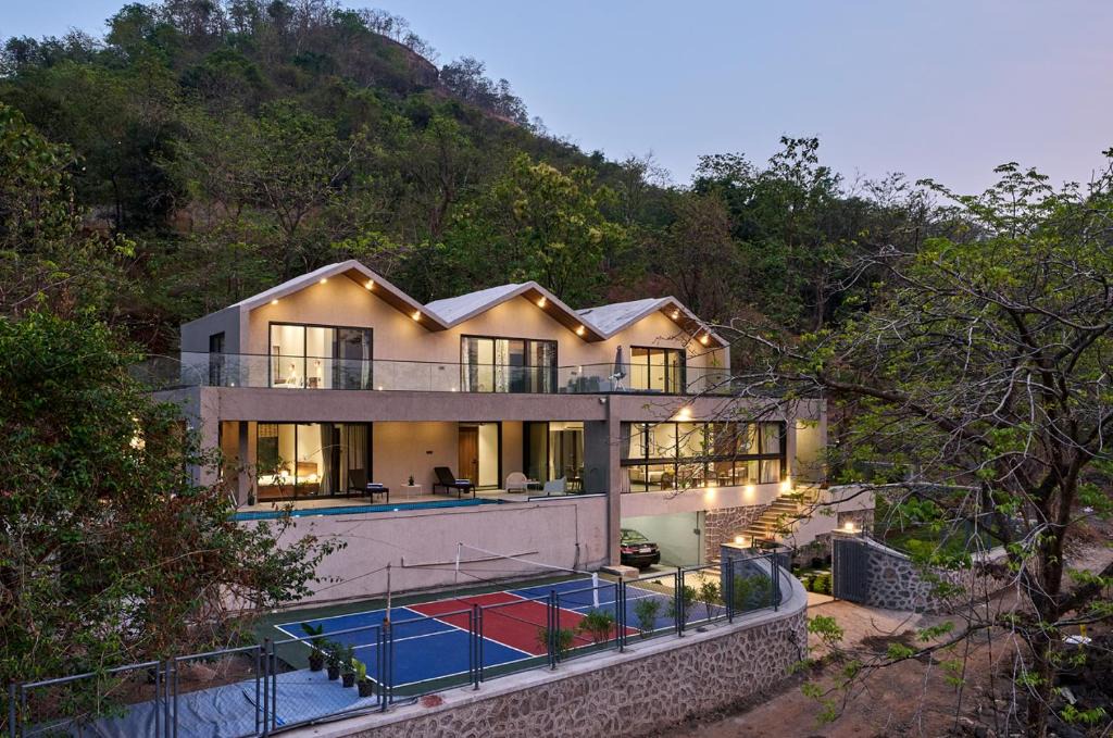 Lonavala Villa | SaffronStays Pickle & Play