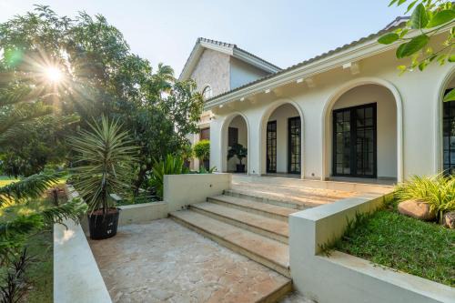 Cheyyur Villa | SaffronStays Yutori